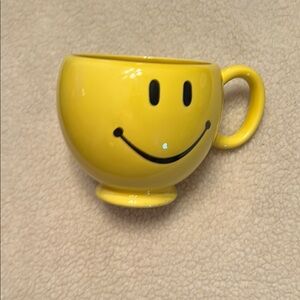 TelafloraYellow Smiley Face Mug